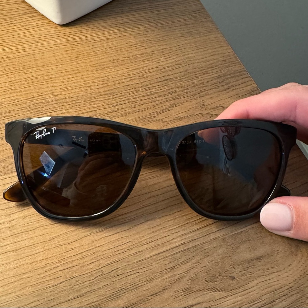 Ray-Ban RB4184 polarized